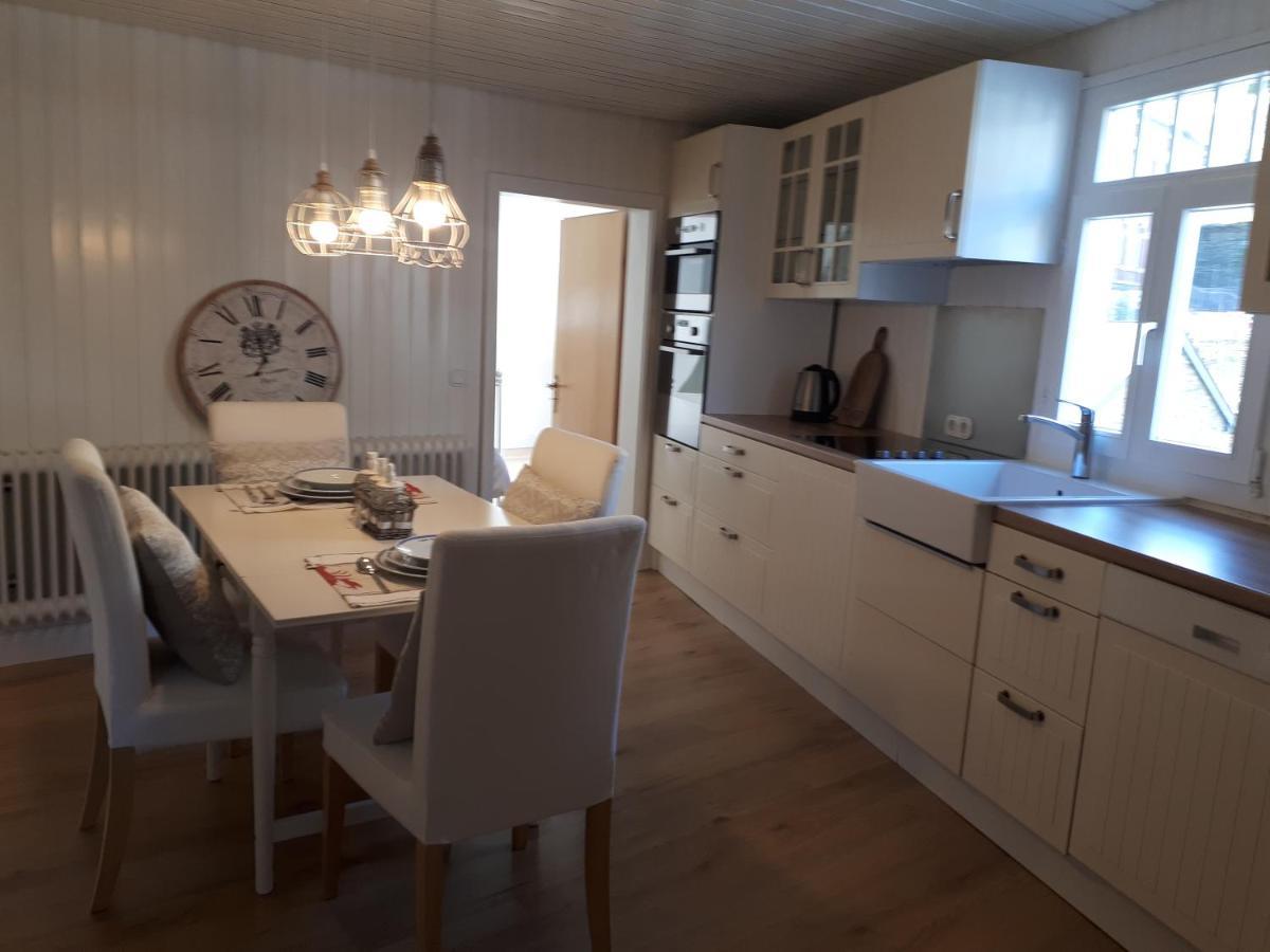 Uber Den Dachern Von Monschau Bagian luar foto